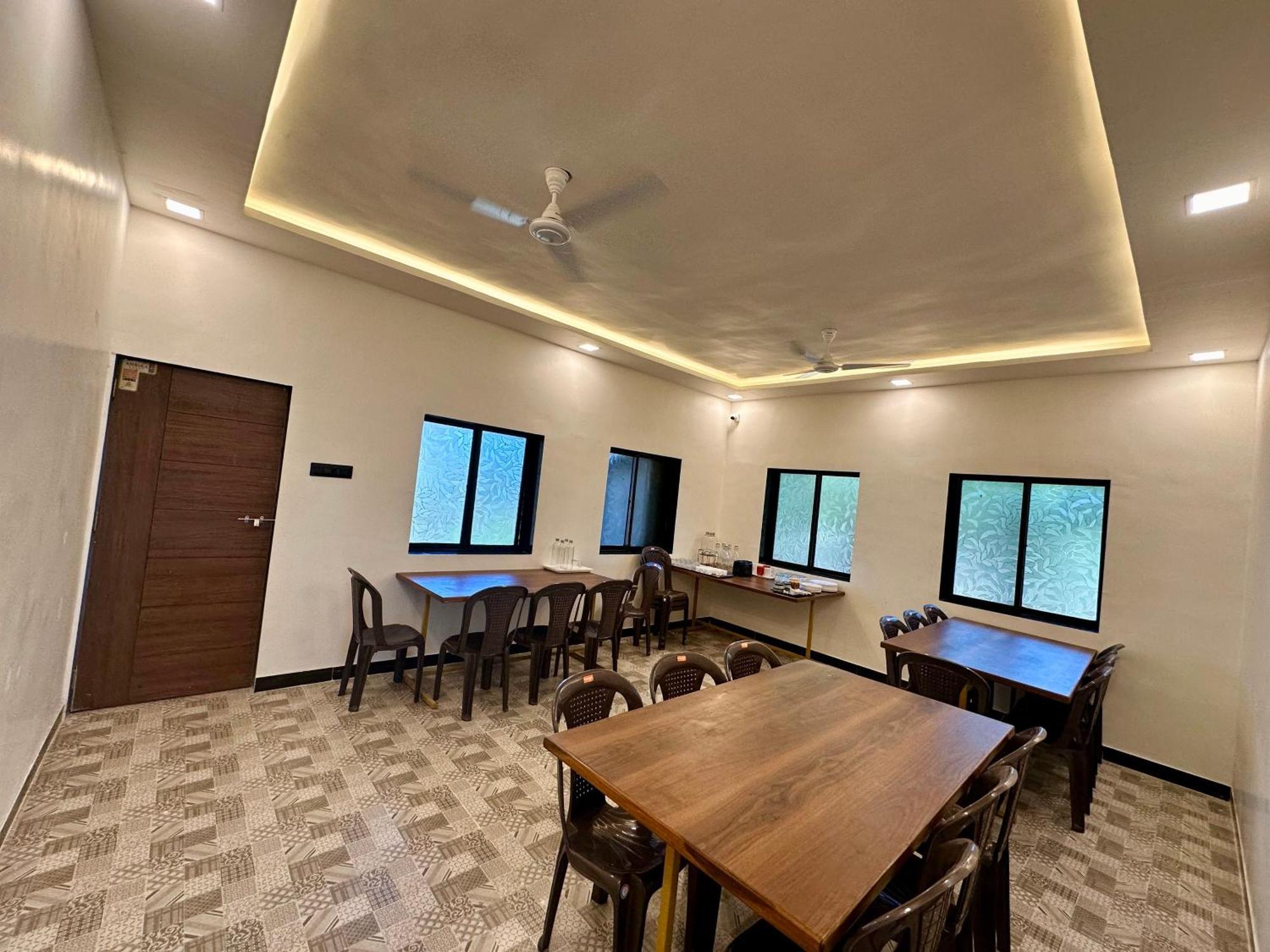 Sapphire Mansion Hotel Alibag Luaran gambar
