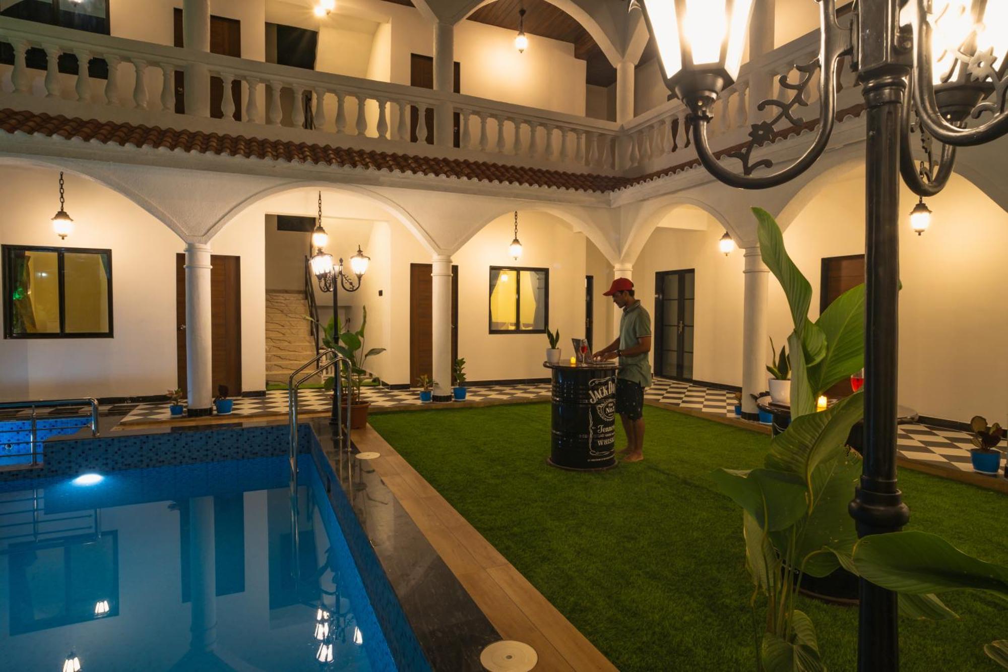 Sapphire Mansion Hotel Alibag Luaran gambar